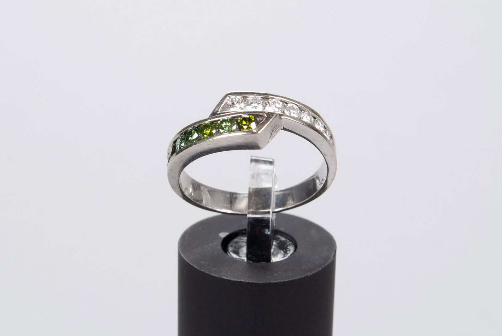 DIAMOND AND PERIDOT RING (1 of 6)