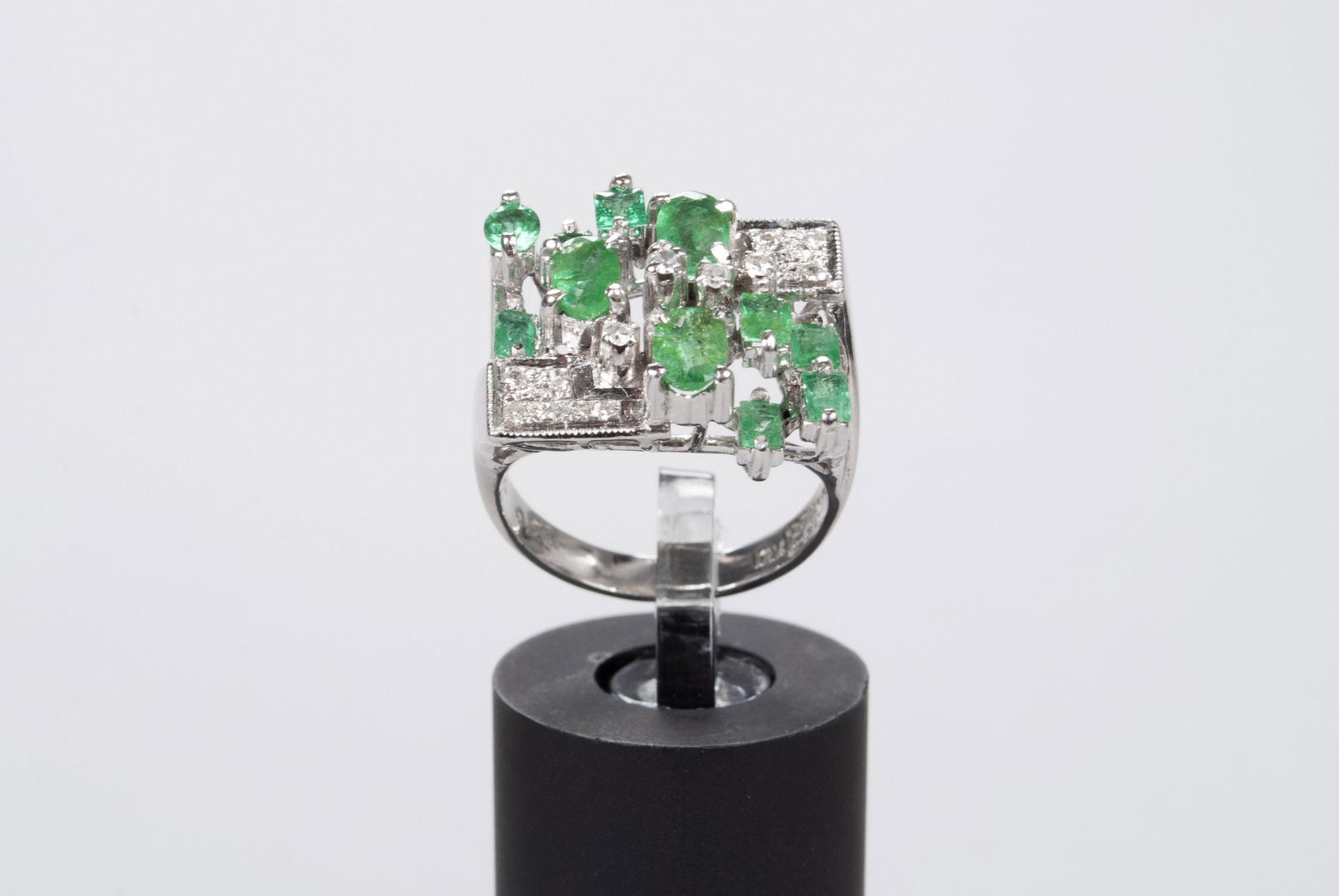 MID CENTURY MODERN EMERALD & DIAMOND COCKTAIL RING (1 of 7)