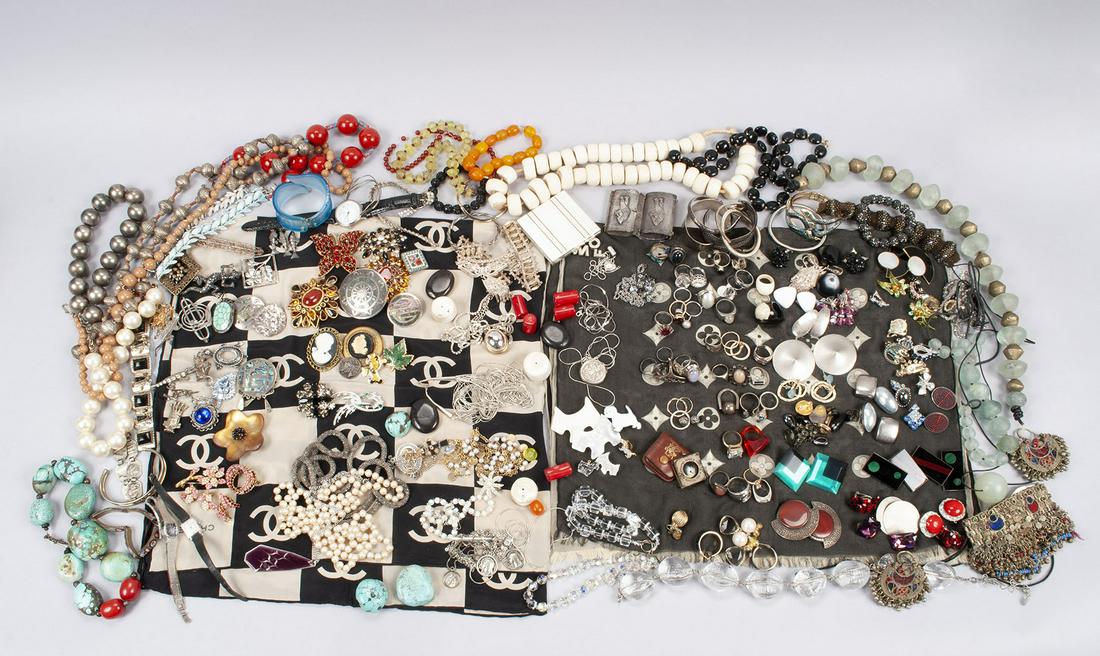 EXTENSIVE COLLECTION OF COSTUME & FASHION JEWELRY: EXTENSIVE COLLECTION OF COSTUME & FASHION JEWELRYEarly to late 20th century. Hundreds of examples including sterling silver, bakelite, natural material, lucite, Baltic amber, Italian mosaic, Nepalese,