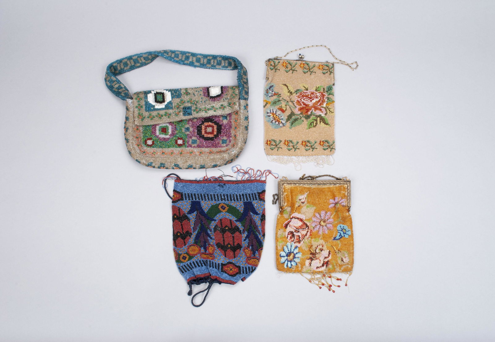 COLLECTION OF VINTAGE ART DECO BEADED PURSES (1 of 5)