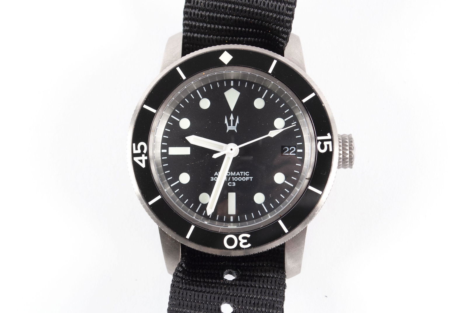 MARATAC LSA HOMAGE TITANIUM 300M DIVER WATCH: MARATAC LSA HOMAGE TITANIUM 300M DIVER WATCHMaratac, Super-LumiNova C3 Phosphorus - glow in the dark with ceramic bezel insert - scratch resistant, titanium case with black titanium "Mil Series" band