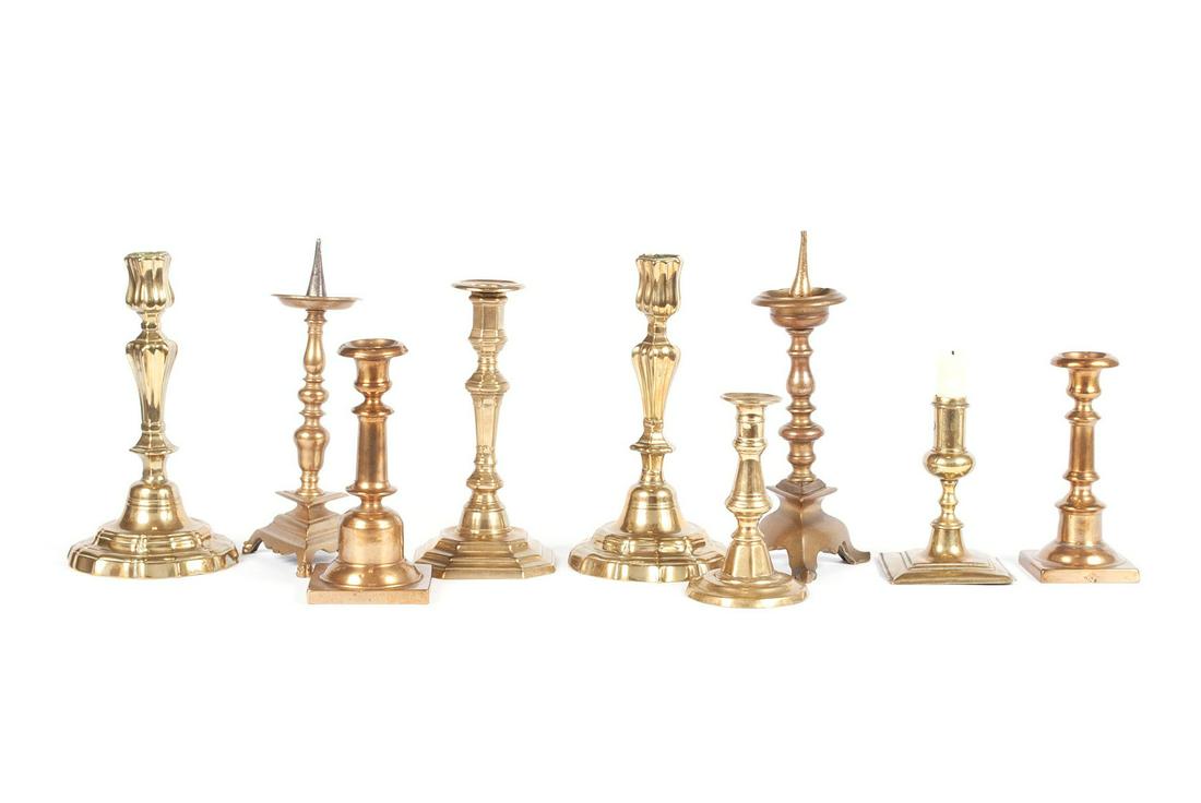 NINE ASSORTED BRASS CANDLESTICKS (1 of 4)