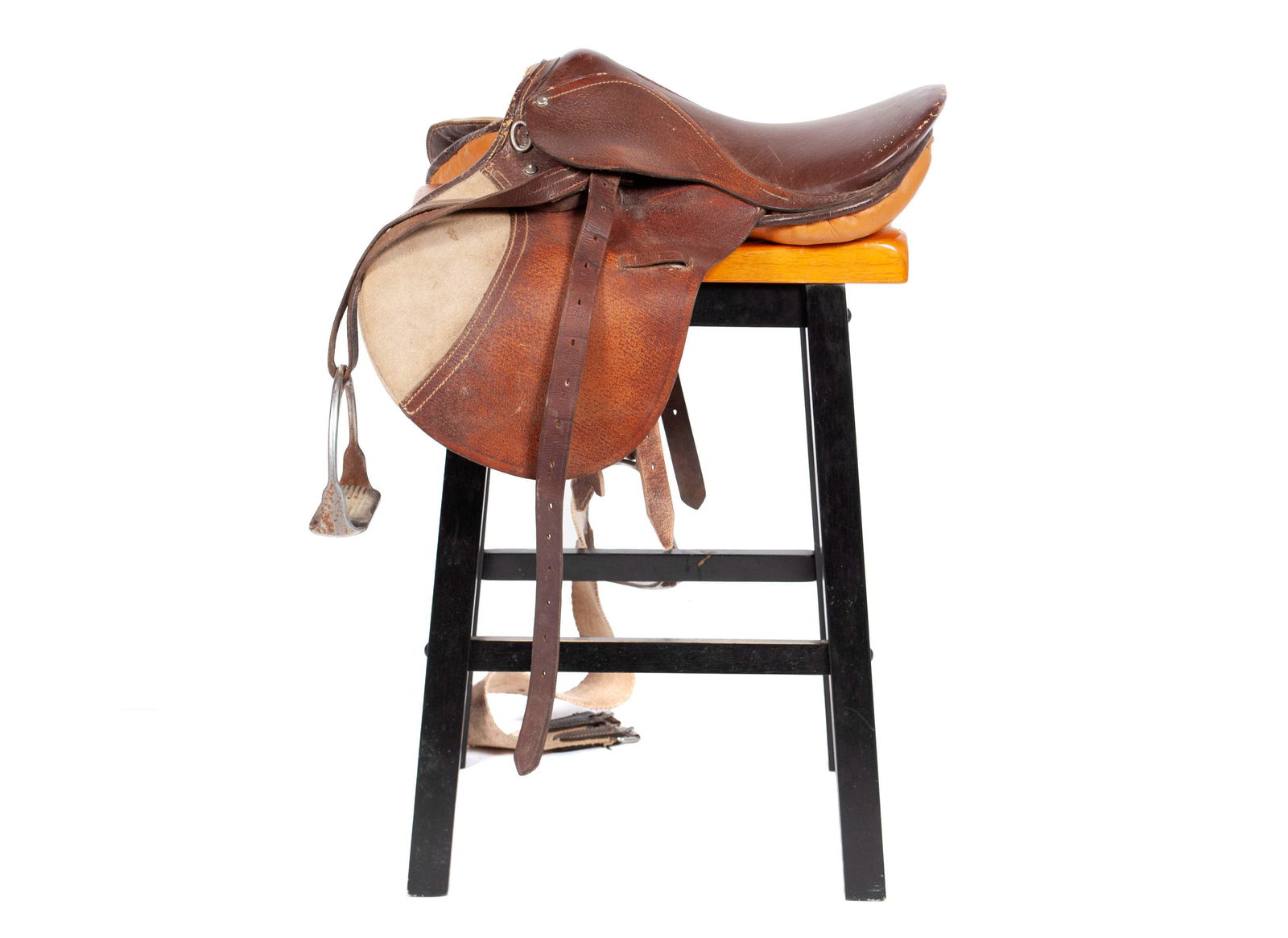 SMALL EQUESTRIAN SADDLE (1 of 4)