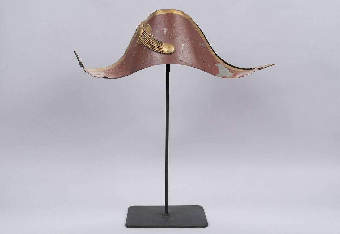 "FRENCH TRADE SIGN" OF PAINTED TIN TRICORN HAT ON STAND (1 of 6)