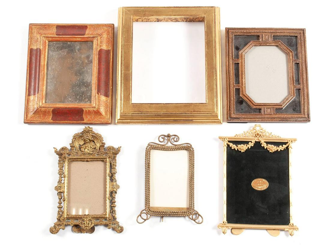 COLLECTION OF DECORATIVE PICTURE FRAMES (1 of 4)