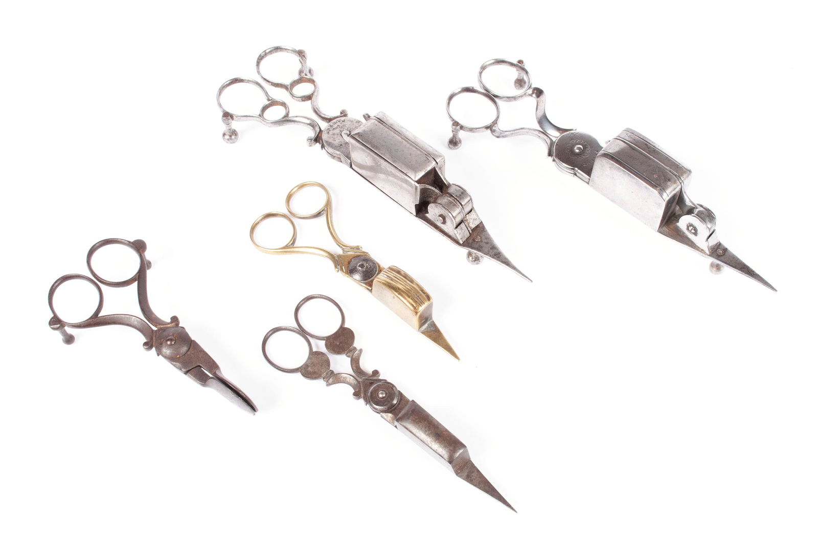 FIVE ENGLISH CANDLE WICK SNIPPERS (1 of 4)
