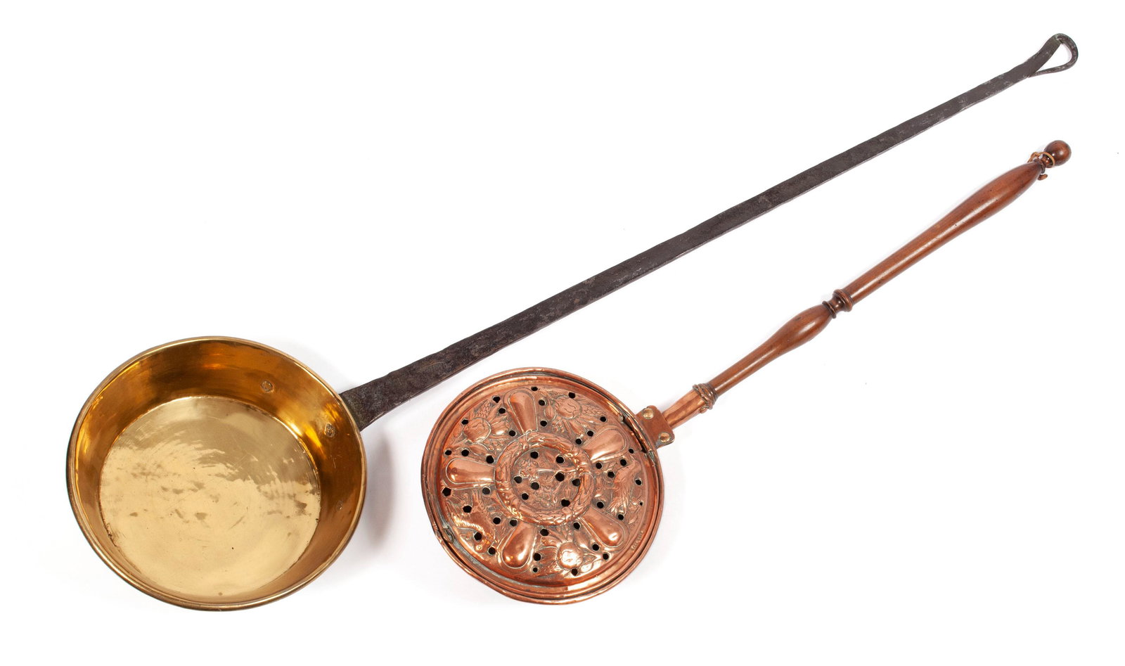 ENGLISH 19TH C. BED WARMER AND OPEN FIRE PAN: ENGLISH 19TH C. BED WARMER AND OPEN FIRE PAN Copper bedwarmer with pierced repousse decorated lid and turned wooden handle, together with the large brass pan on a long tapering wrought iron handle ins