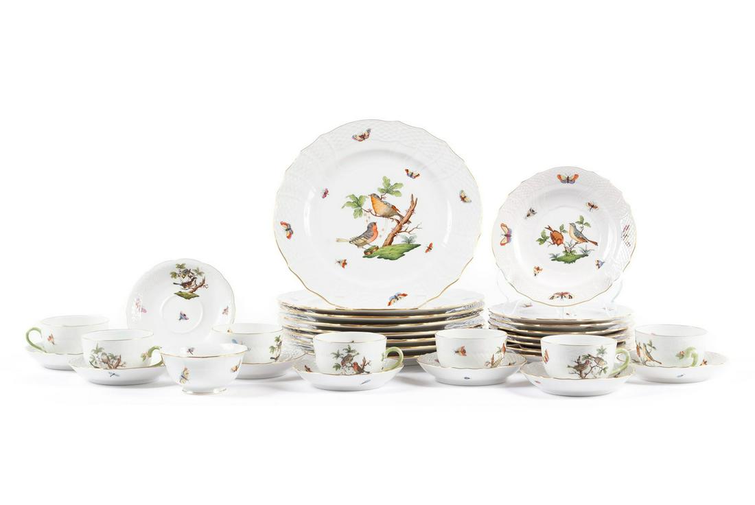 HEREND SERVICE FOR EIGHT IN THE ROTHSCHILD BIRD PATTERN (1 of 7)