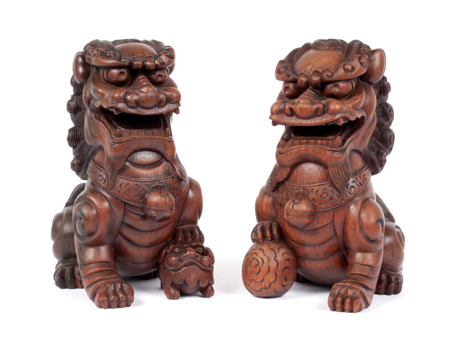 COMPANION PAIR OF WOODEN FOO LIONS (1 of 12)