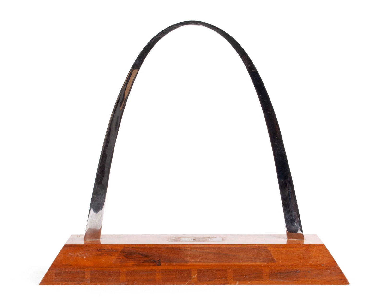 GATEWAY ARCH MODEL (1 of 4)