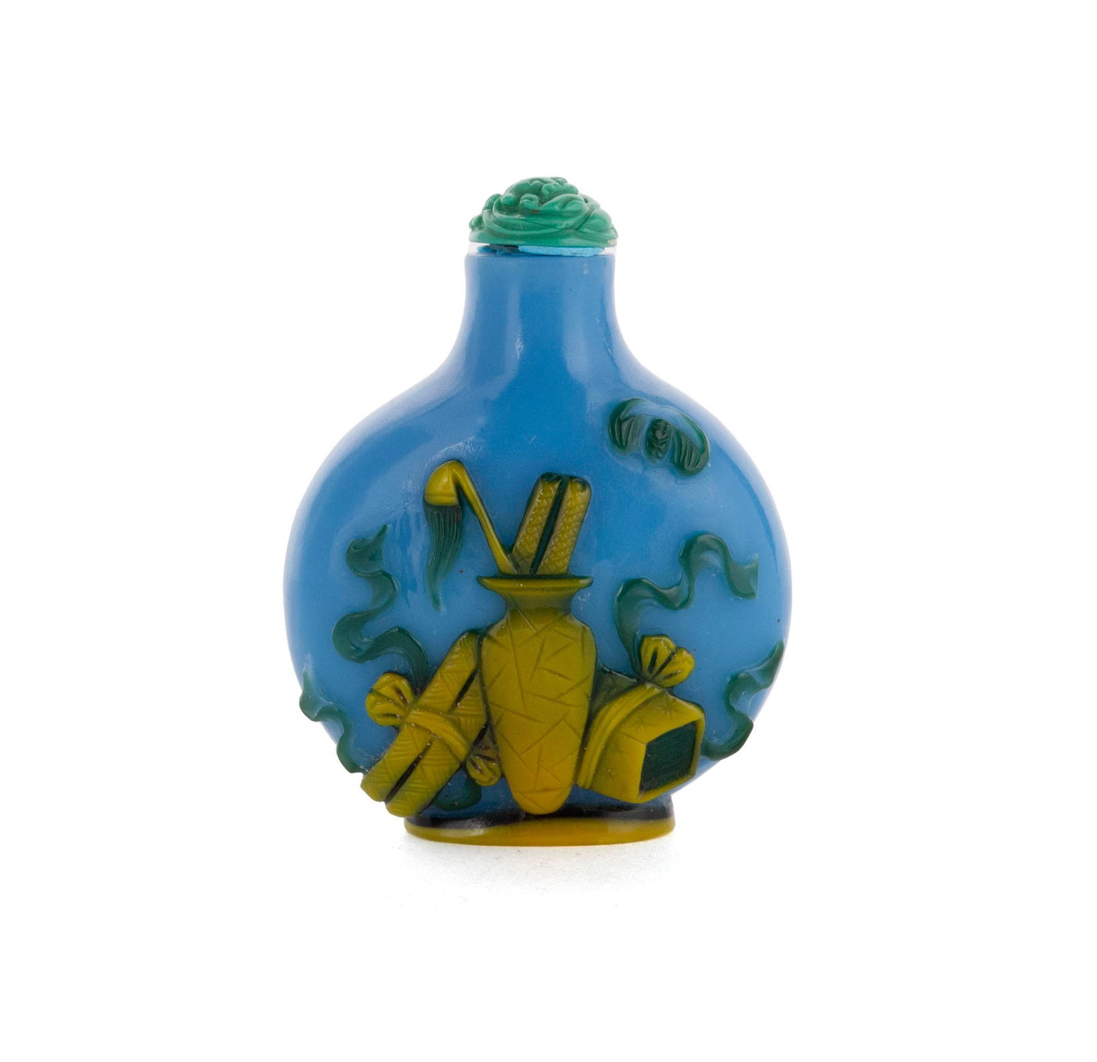 A YELLOW AND GREEN OVERLAY BLUE QIANLONG MARK SNUFF BOTTLE (1 of 7)