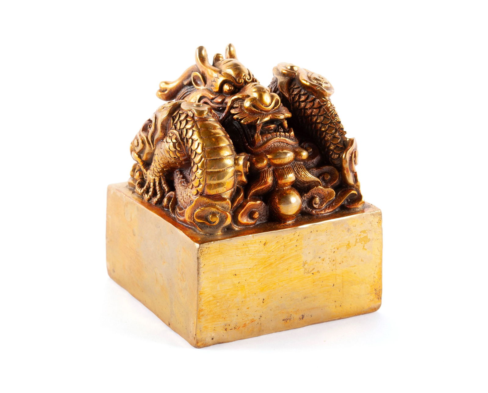 A CHINESE GILT BRONZE DRAGON SEAL (1 of 6)