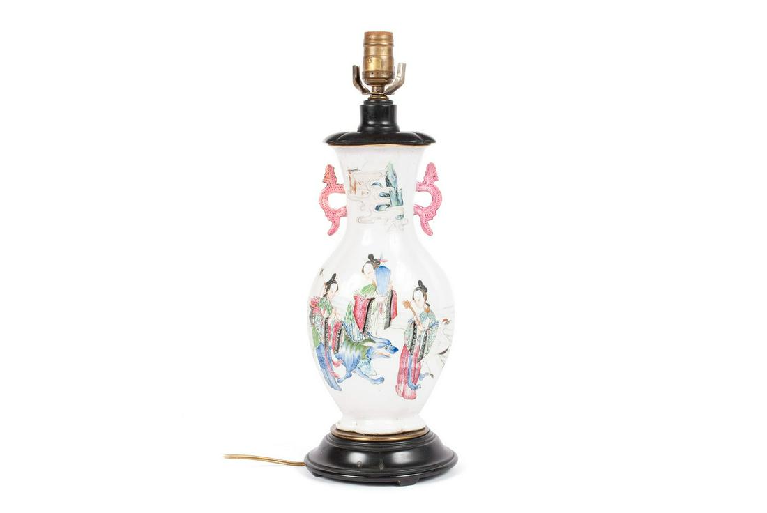 FAMILLE ROSE TABLE LAMP (1 of 6)