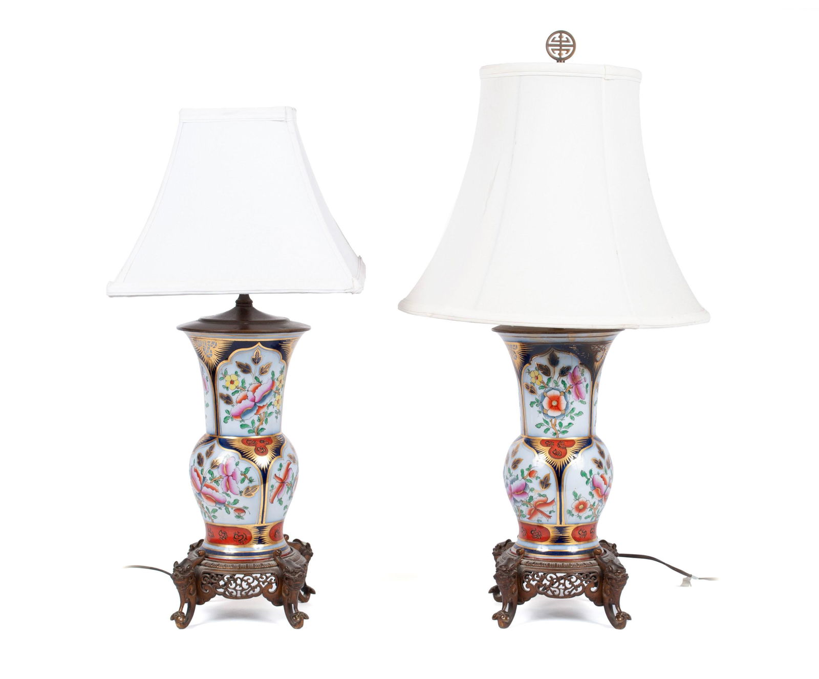 PAIR OF IMARI STYLE PORCELAIN TABLE LAMPS (1 of 3)