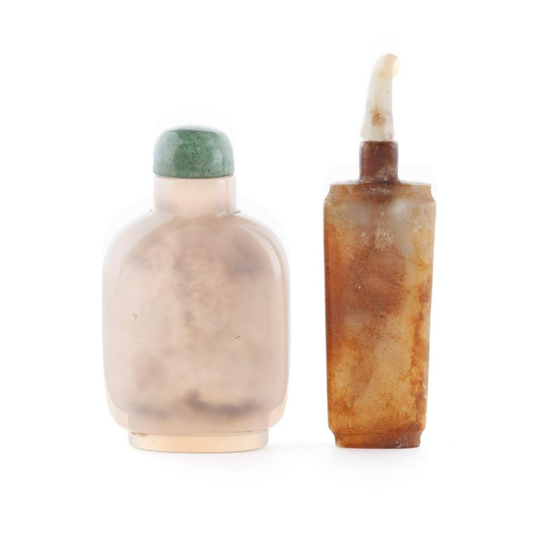 TWO HARDSTONE SNUFF BOTTLES (1 of 6)