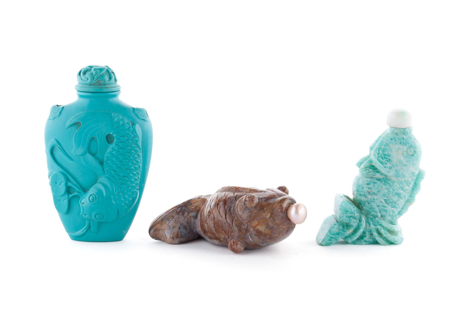 THREE FISH CARVED SNUFF BOTTLES (1 of 7)