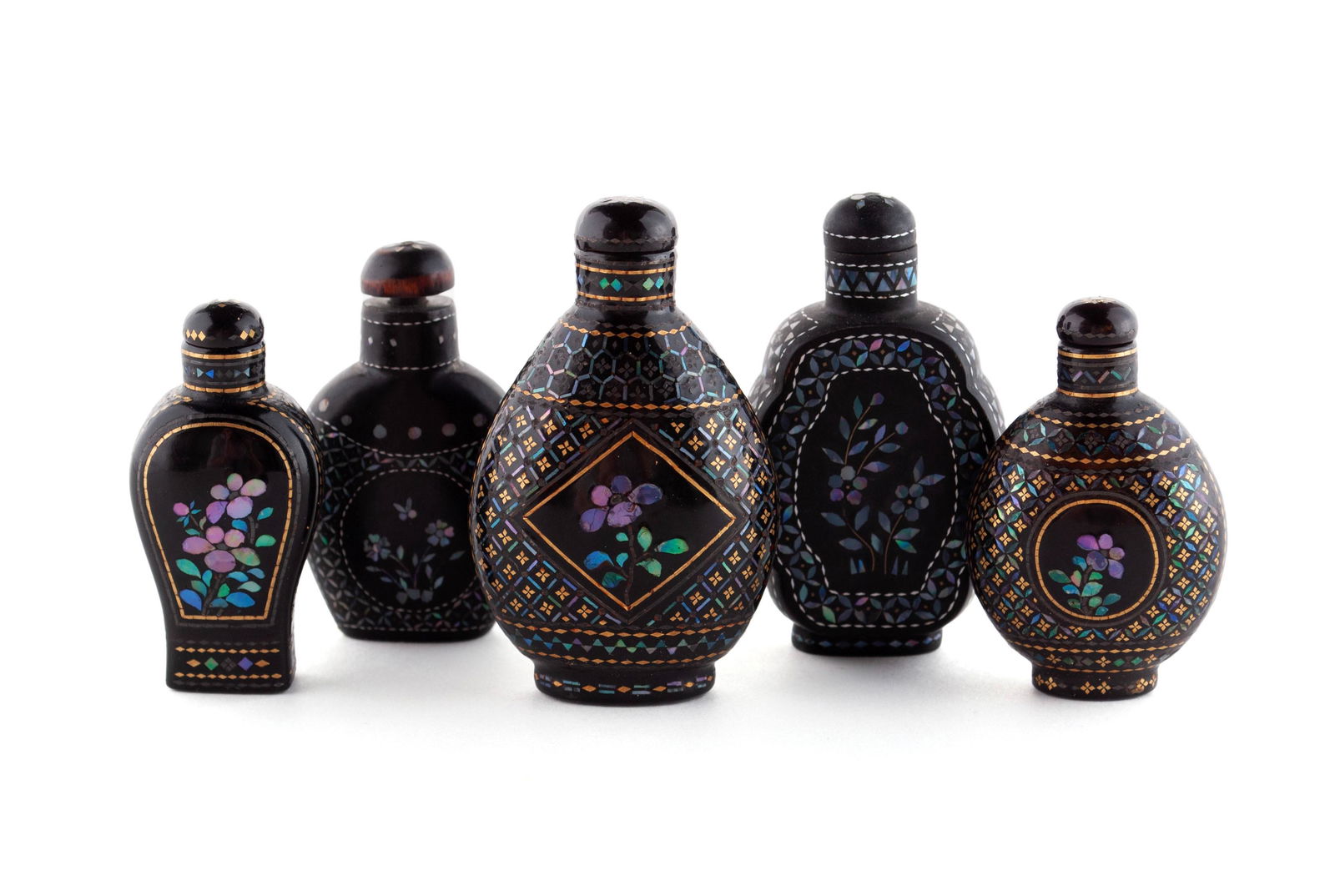 FIVE LAC BURGAUTE SNUFF BOTTLES (1 of 7)