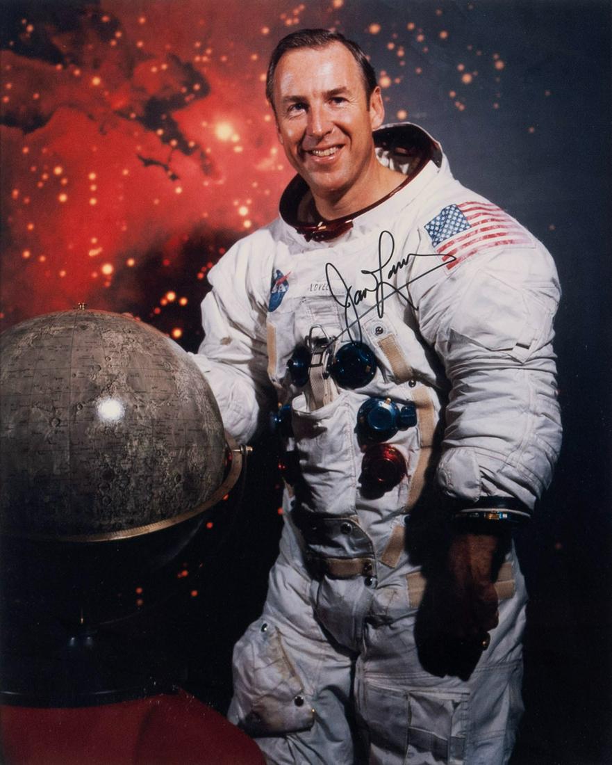 ASTRONAUT JIM LOVELL SIGNED PHOTOGRAPH (1 of 4)
