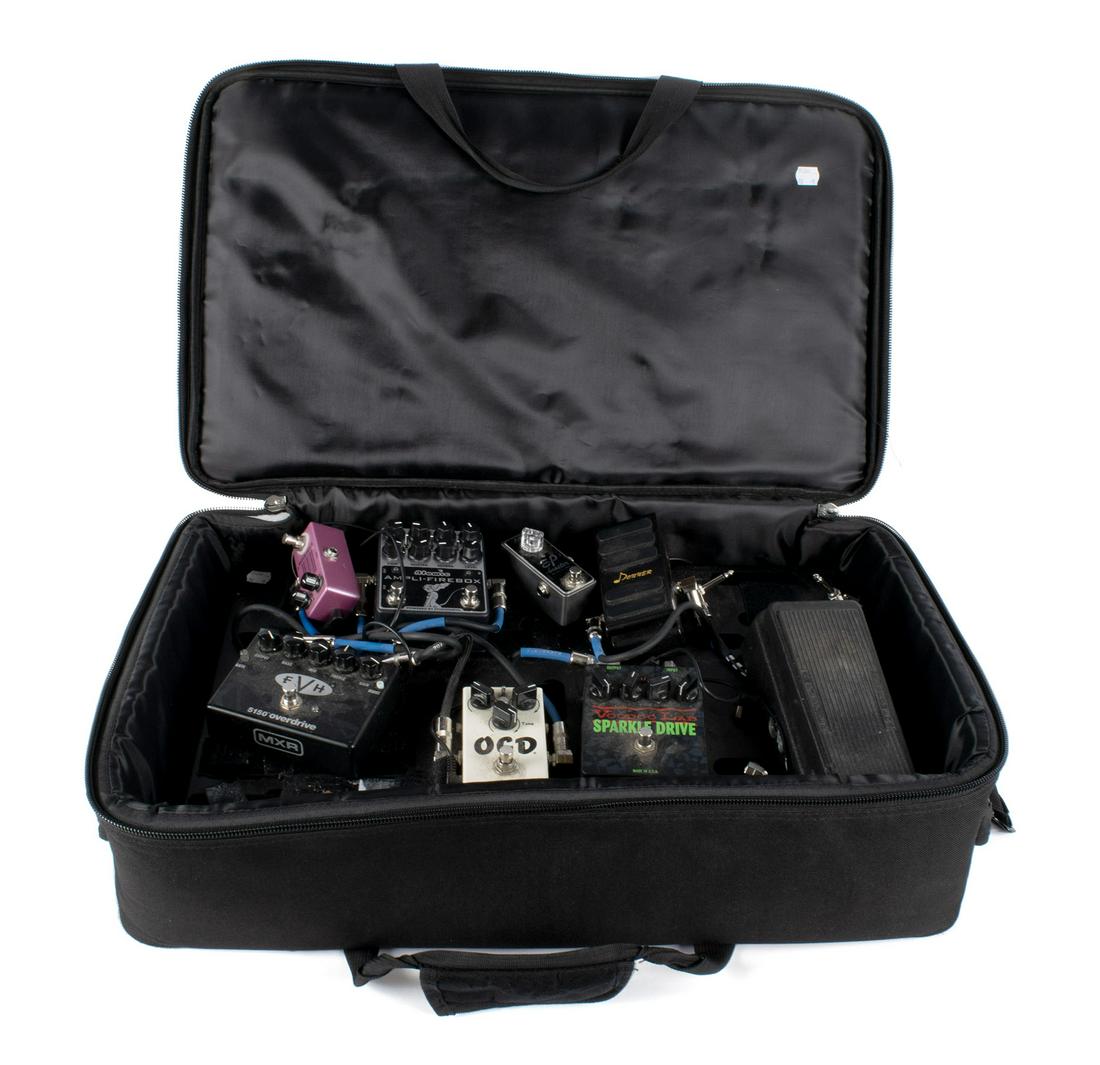 VOODOO LAB PEDAL BOARD WITH EIGHT GUITAR EFFECTS PEDALS (1 of 11)