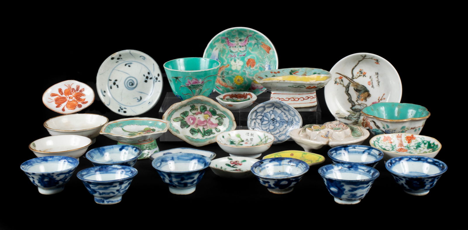 DIMINUTIVE CHINESE PORCELAIN COLLECTION (1 of 15)