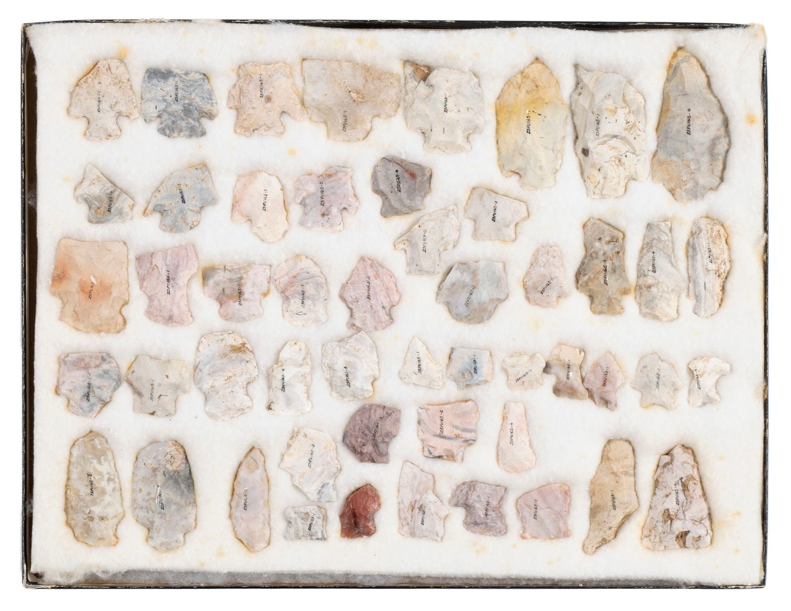 COLLECTION OF NATIVE AMERICAN POINTS AND OTHER ARTIFACTS (1 of 5)