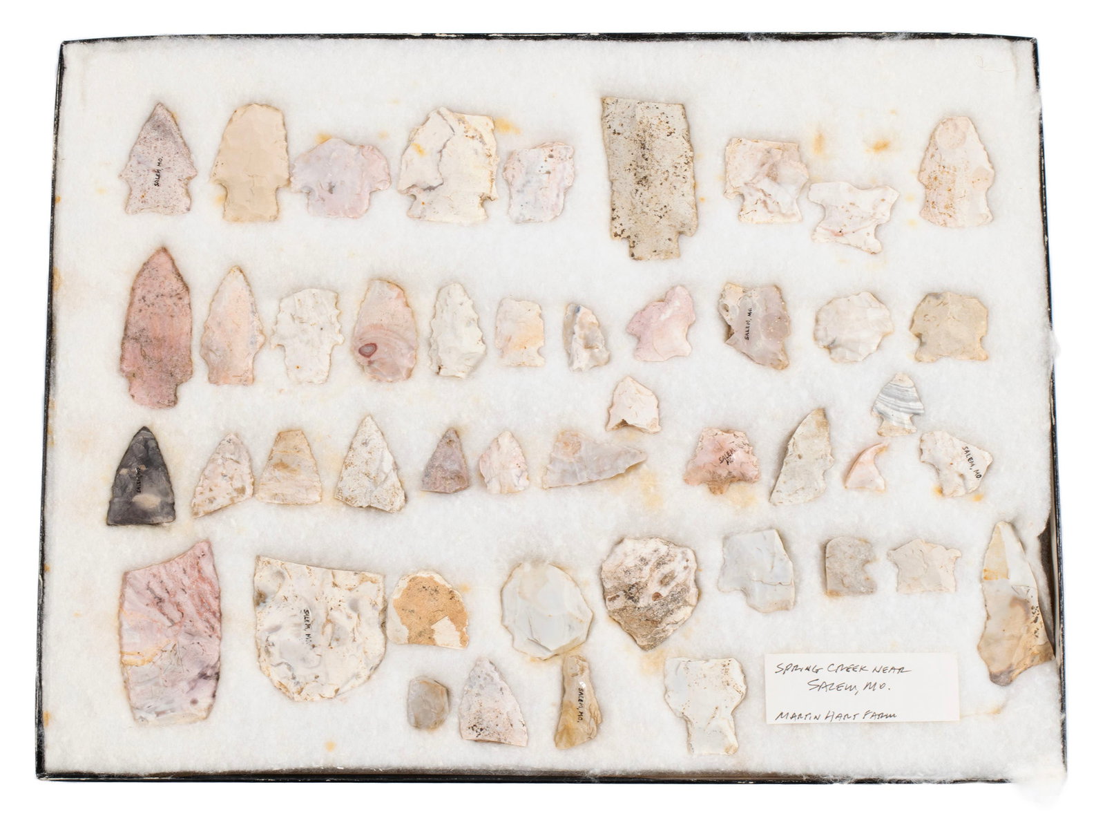 COLLECTION OF NATIVE AMERICAN POINTS AND OTHER ARTIFACTS (1 of 6)