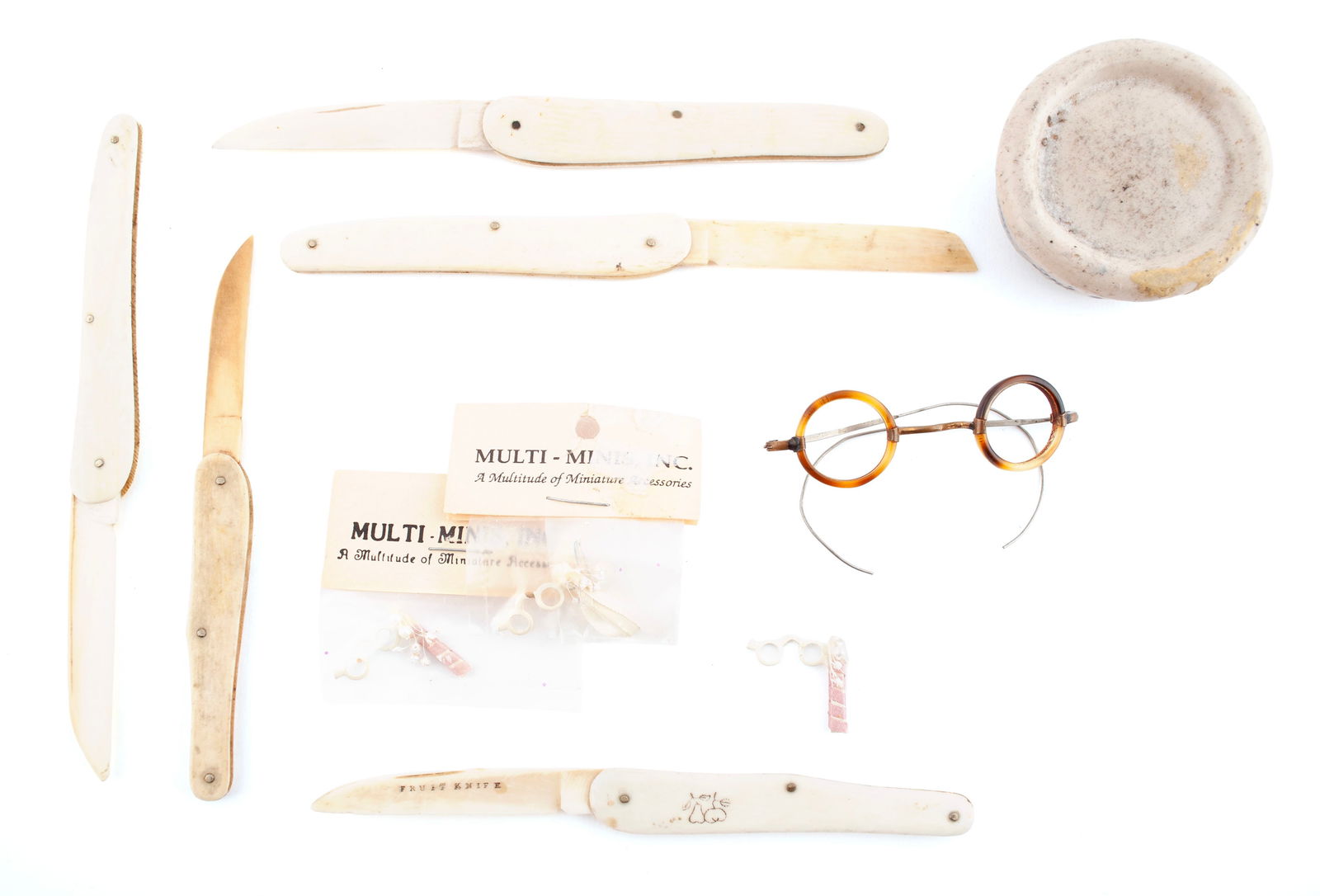 COLLECTIBLES GROUPING (1 of 8)