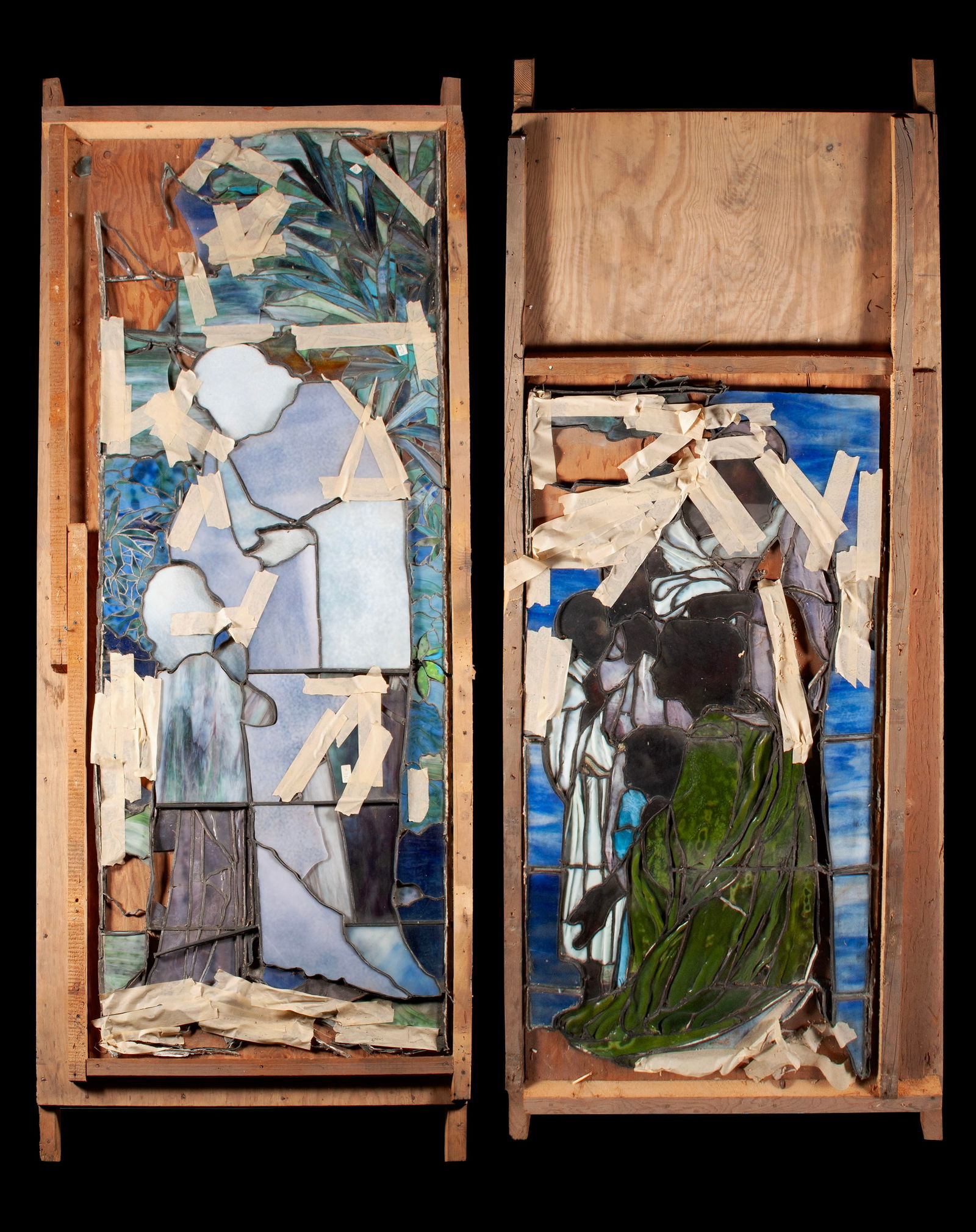 CHILDREN'S MEMORIAL WINDOW BY TIFFANY STUDIOS (1 of 16)