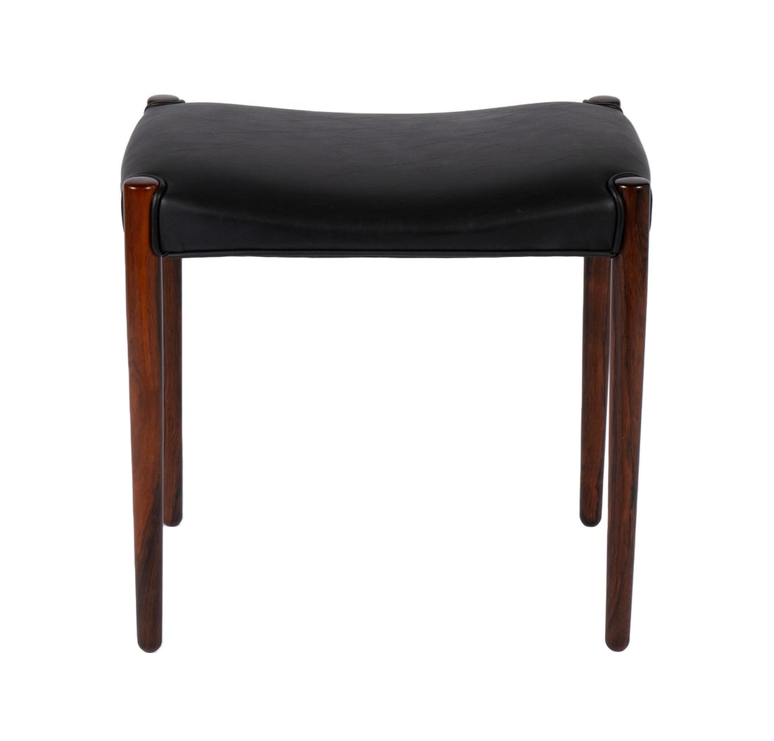 NIELS OTTO MOLLER BENCH (1 of 5)