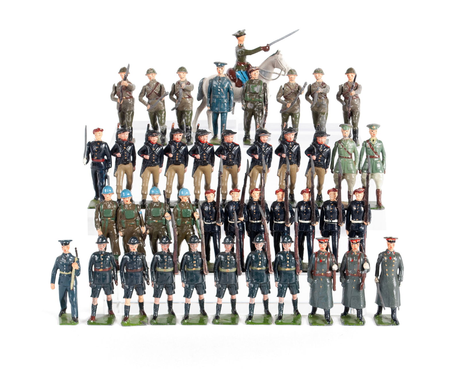 COLLECTION OF BRITAINS LEAD TOY MILITARY FIGURES (1 of 8)
