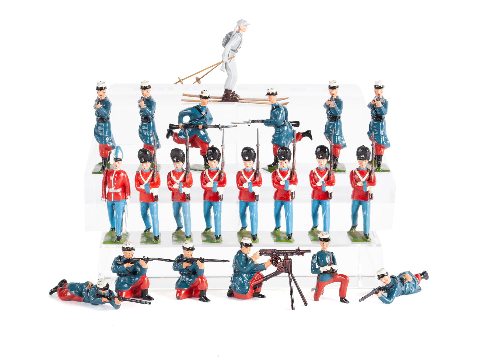 COLLECTION OF BRITAINS LEAD TOY MILITARY FIGURES (1 of 8)