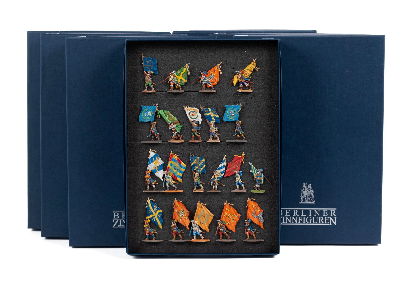 LARGE COLLECTION OF HAND PAINTED KILIA AND OTHER TIN TOY SOLDIERS (1 of 11)