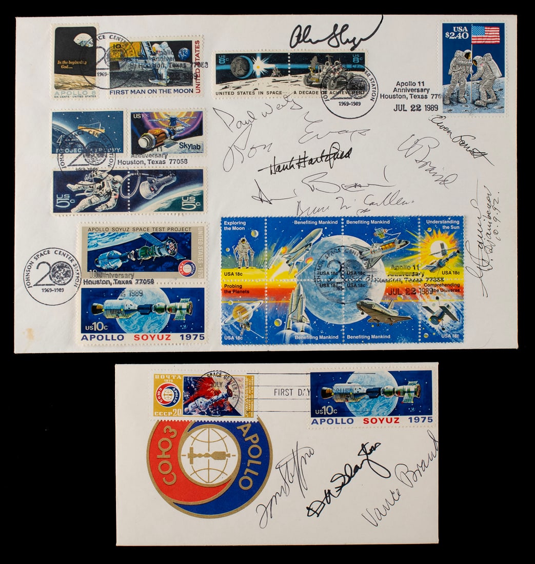 TWO SIGNED MANNED SPACE FLIGHT AND ASTRONAUT COVERS FOR THE AMERICANS AND THE RUSSIANS (1 of 11)