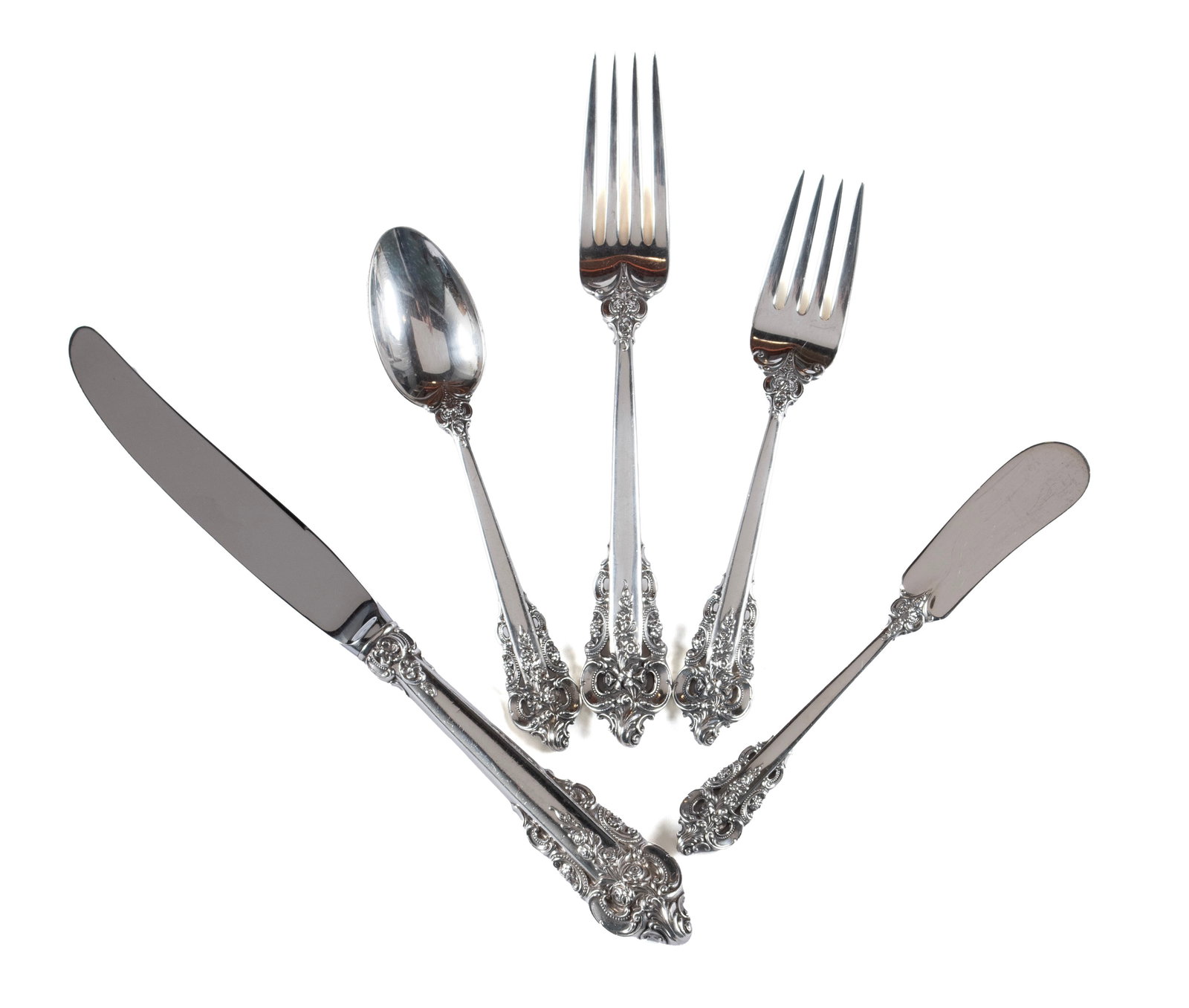 WALLACE STERLING SILVER FLATWARE SERVICE FOR EIGHT IN THE  GRAND BAROQUE  PATTERN (1 of 8)