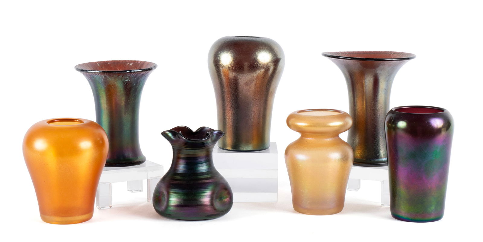 COLLECTION OF IMPERIAL ART GLASS VASES (1 of 4)