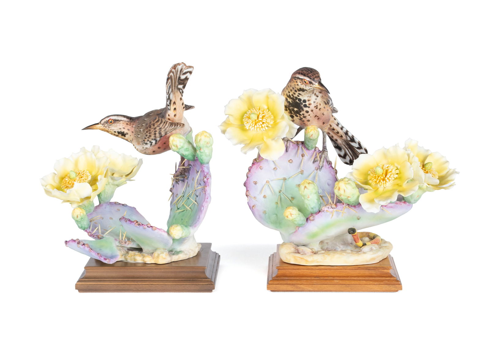 PAIR OF DOROTHY DOUGHTY CACTUS WREN PORCELAIN FIGURES (1 of 10)