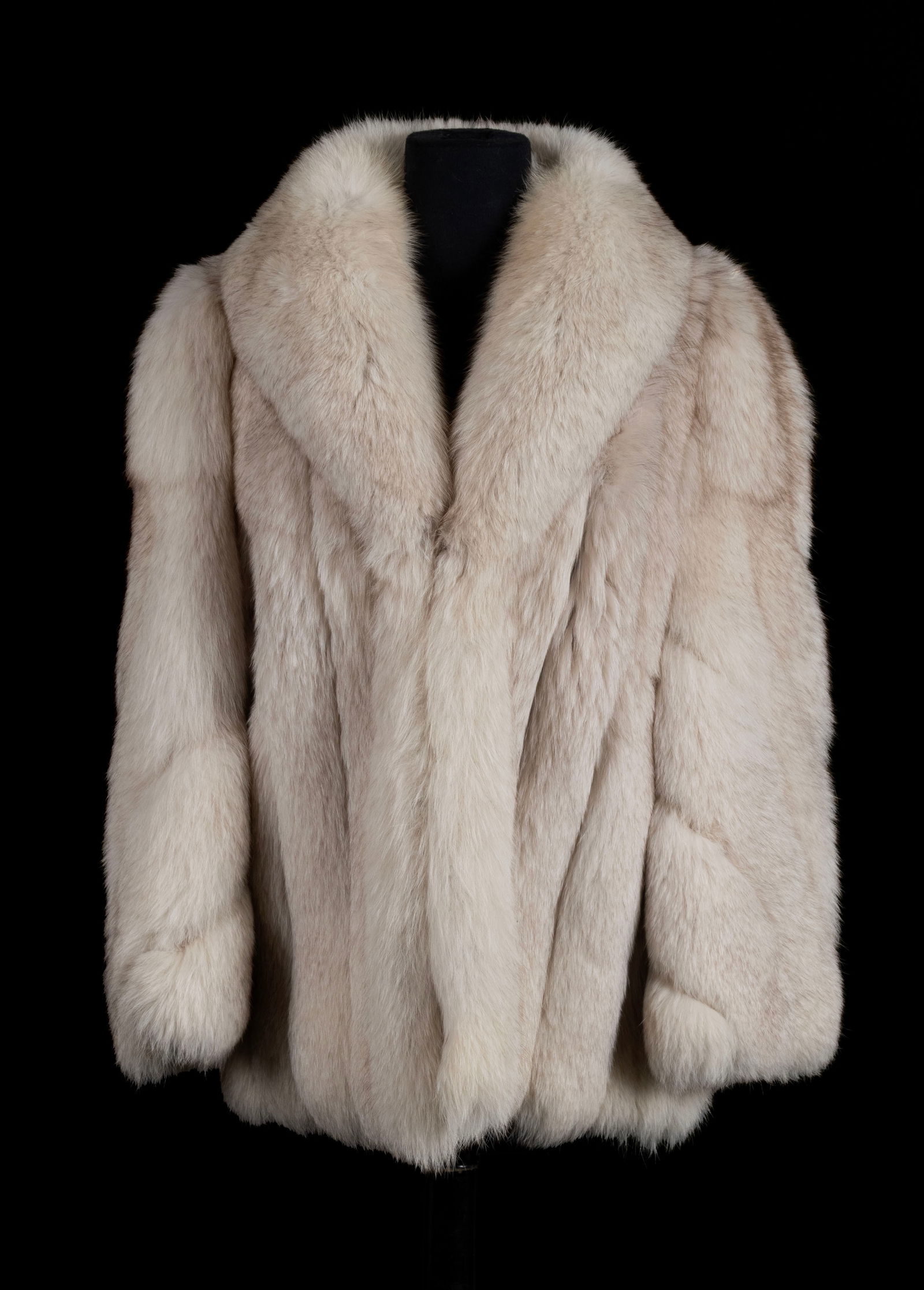WHITE FOX FUR COAT (1 of 10)