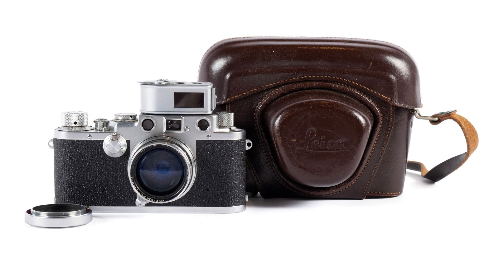 LEICA DRP ERNST LEITZ WETZLAR CAMERA: LEICA DRP ERNST LEITZ WETZLAR CAMERAS# 528178. In fitted leather case.Case: 5 x 7 in. (12.7 x 17.8 cm.)