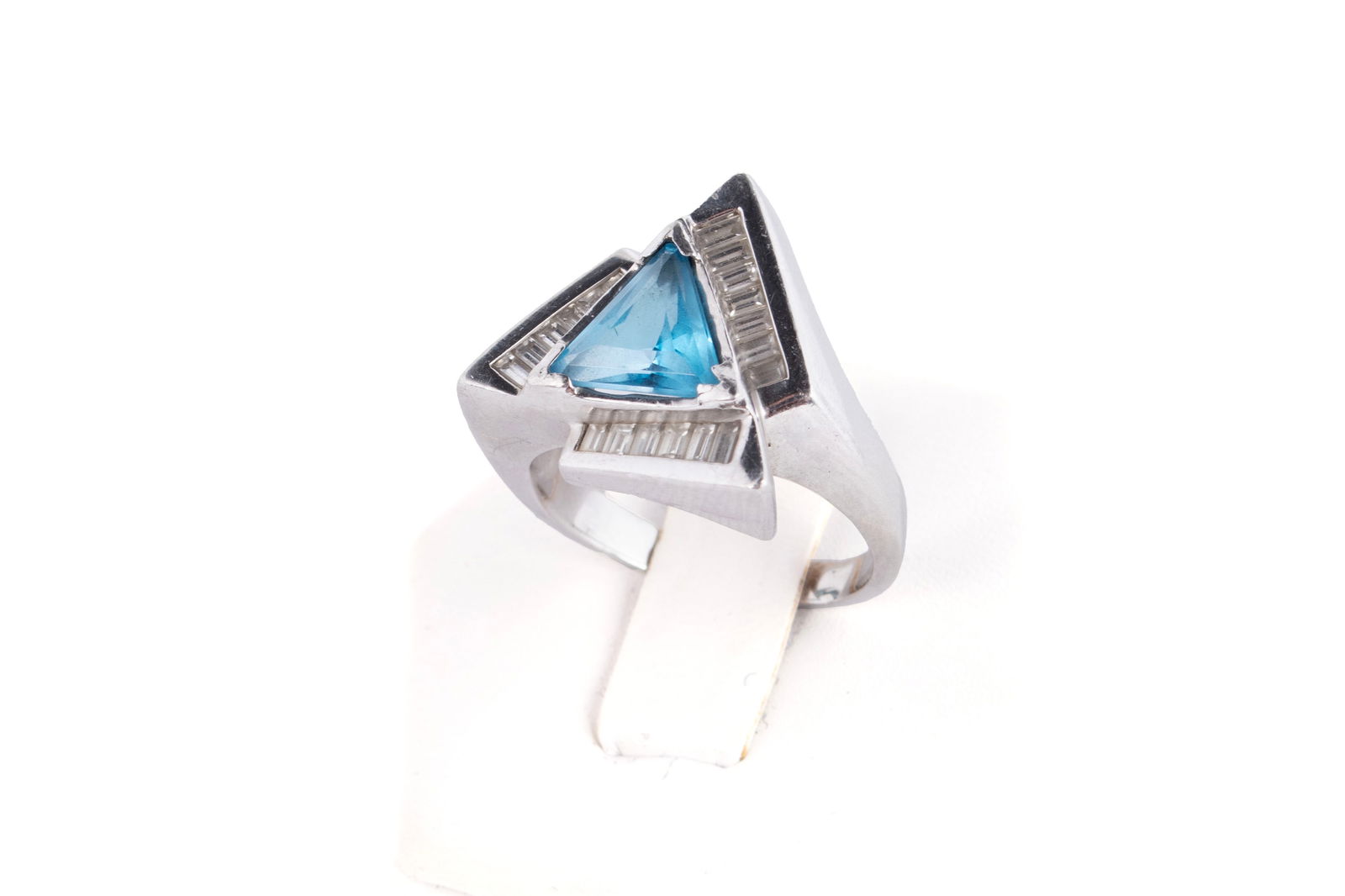 PLATINUM DIAMOND COCKTAIL RING (1 of 9)