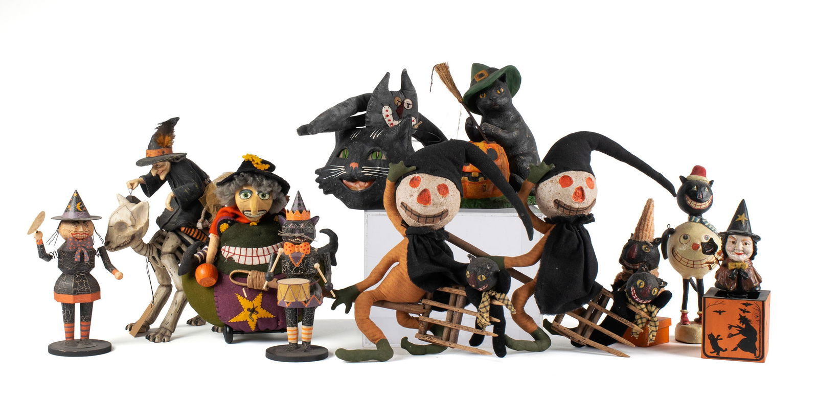 COLLECTION OF WITCH AND BLACK CAT HALLOWEEN DECORATIONS (1 of 9)