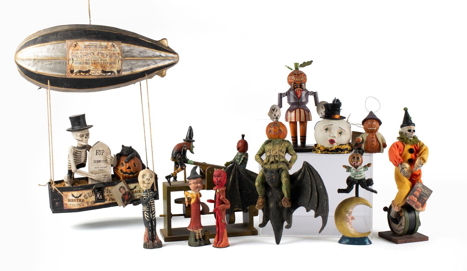 COLLECTION OF HALLOWEEN DECORATIONS (1 of 9)