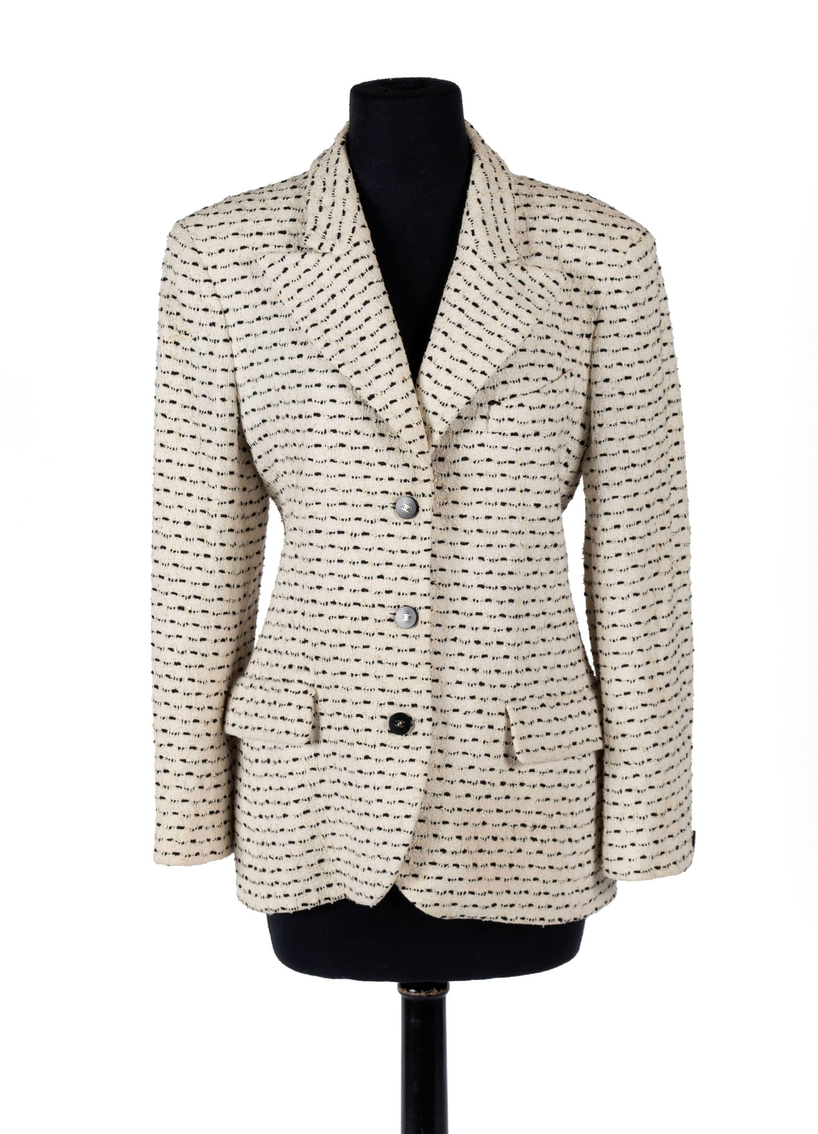 CHANEL TWEED BLAZER (1 of 9)