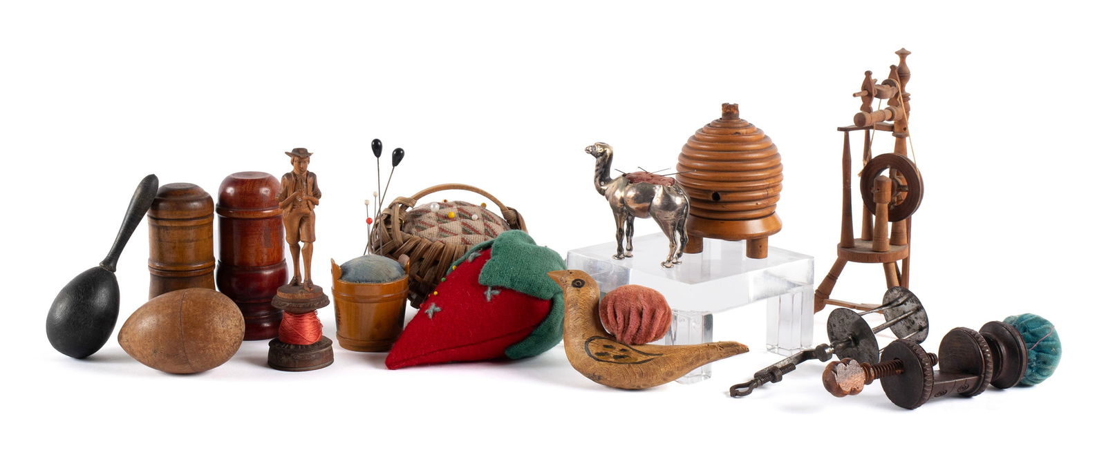 COLLECTION OF SEWING ACCOURTEMENTS (1 of 13)