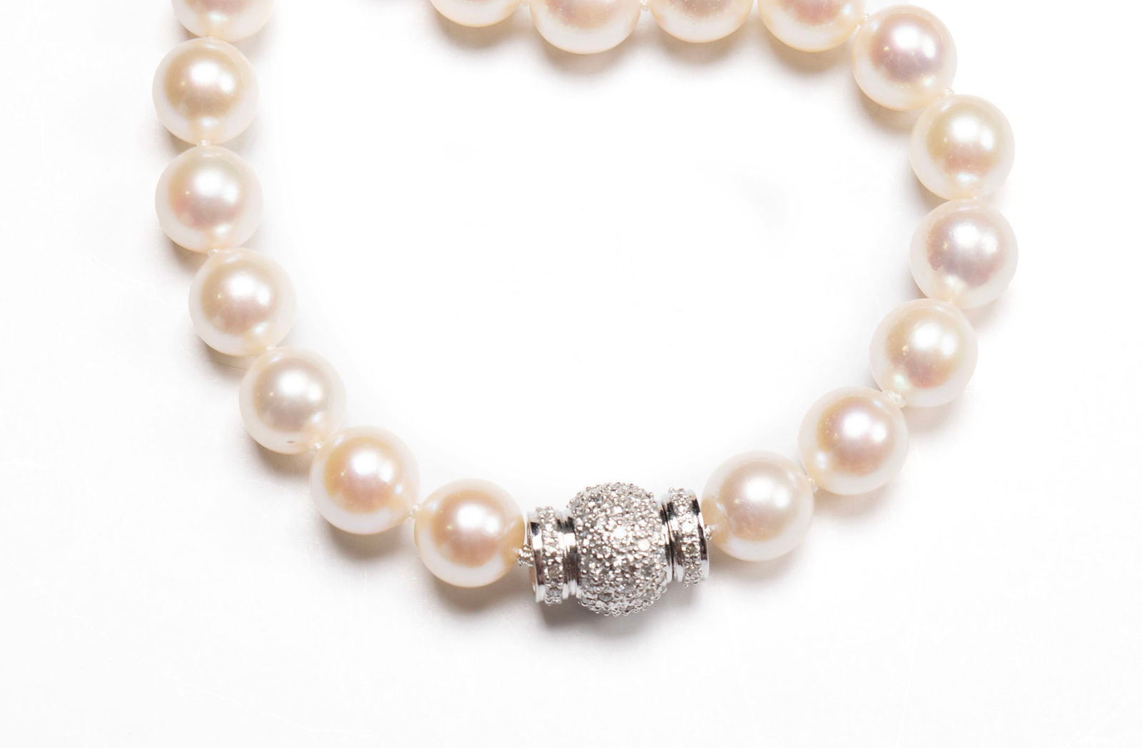 WHITE GOLD DIAMOND PEARL NECKLACE (1 of 7)