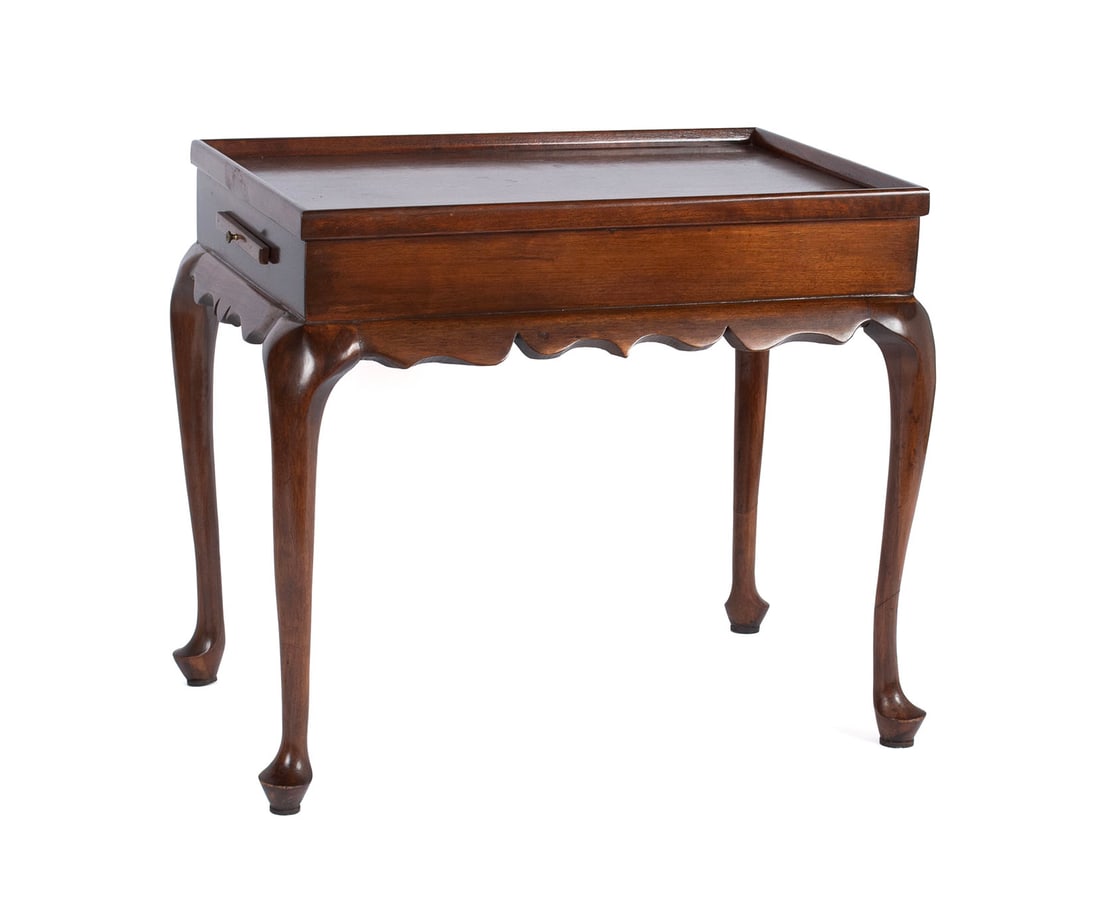 QUEEN ANNE STYLE CENTER TABLE (1 of 10)