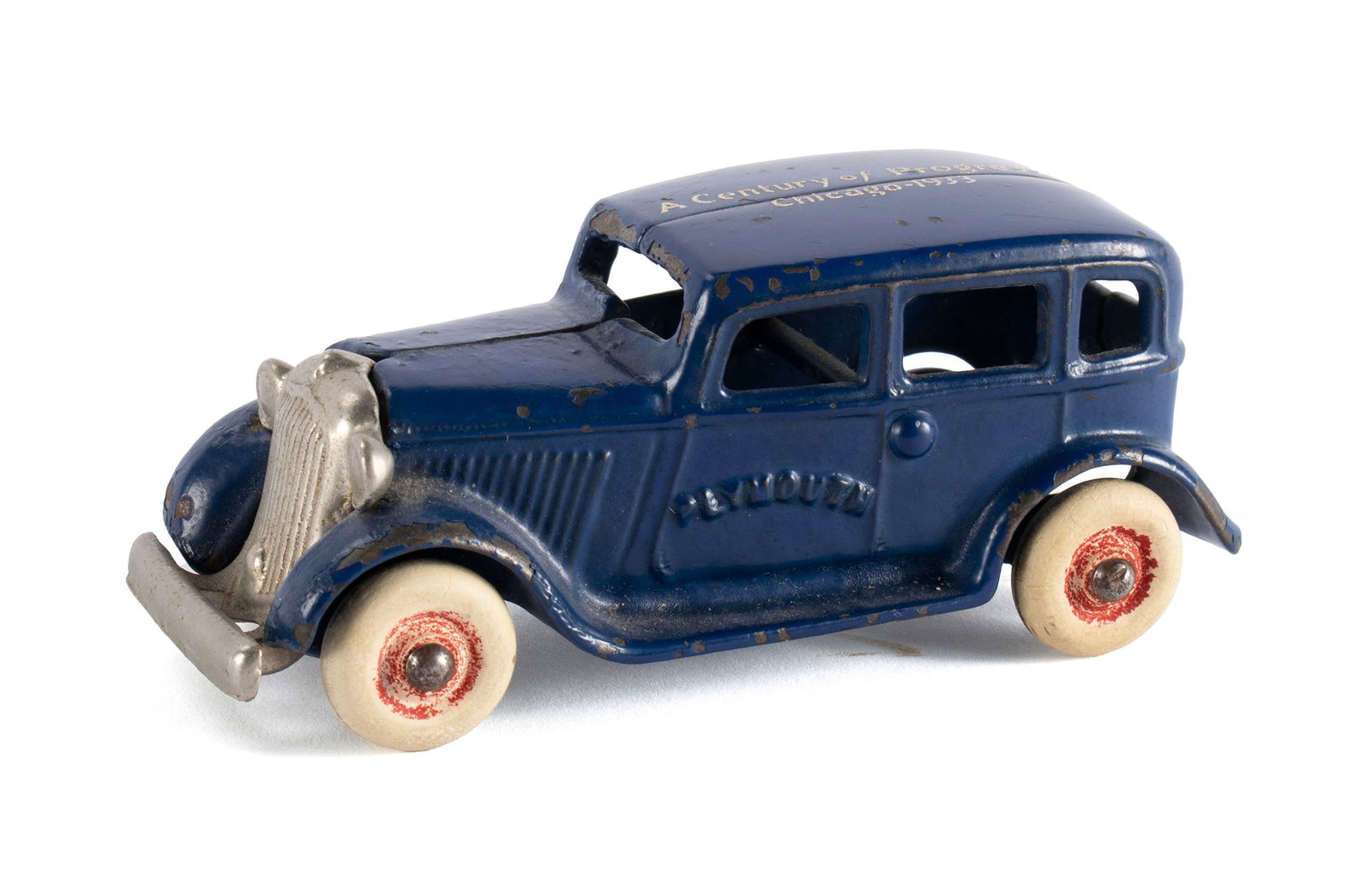 ARCADE CAST IRON 1933 PLYMOUTH (1 of 8)