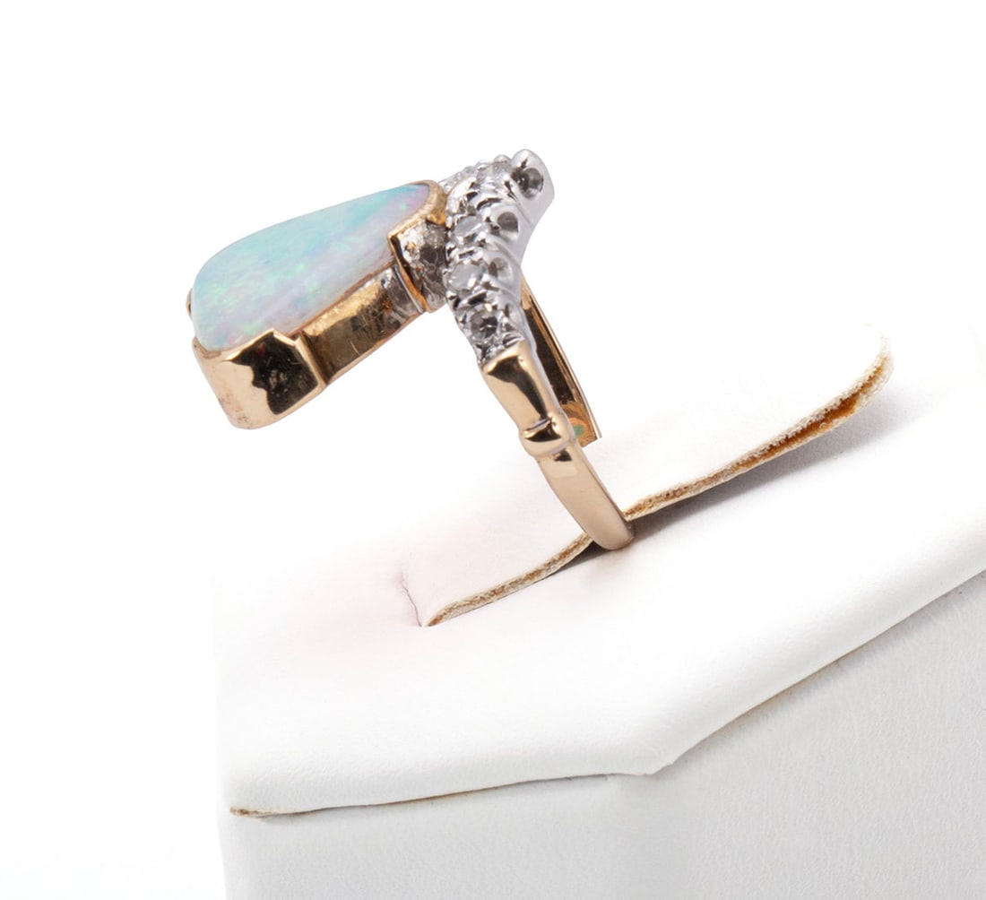OPAL & DIAMOND GOLD RING - 3