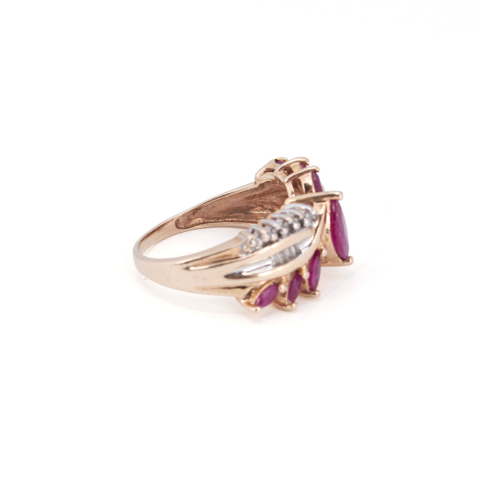 RUBY AND DIAMOND GOLD RING - 7