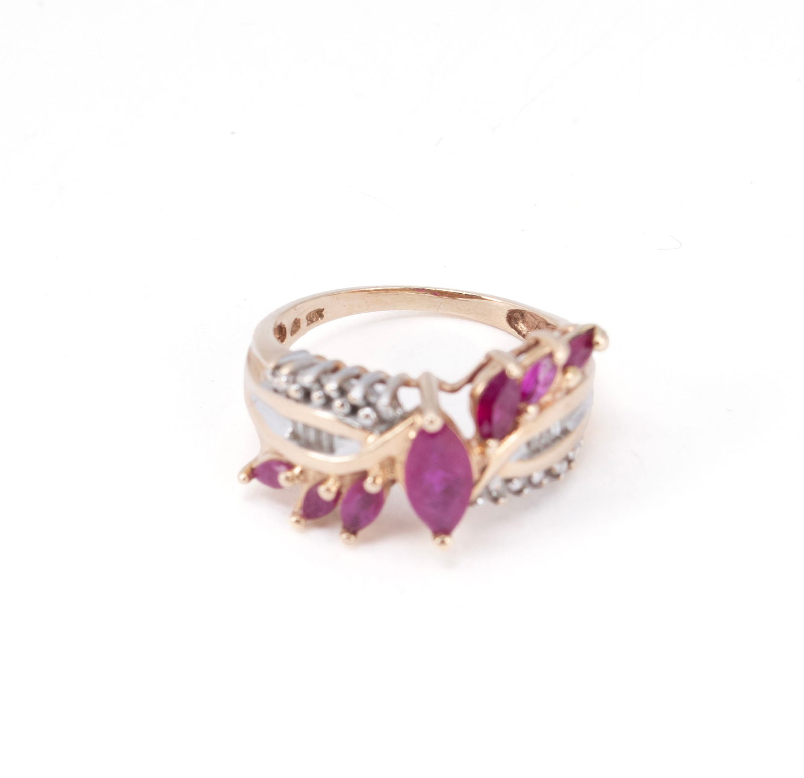RUBY AND DIAMOND GOLD RING - 8