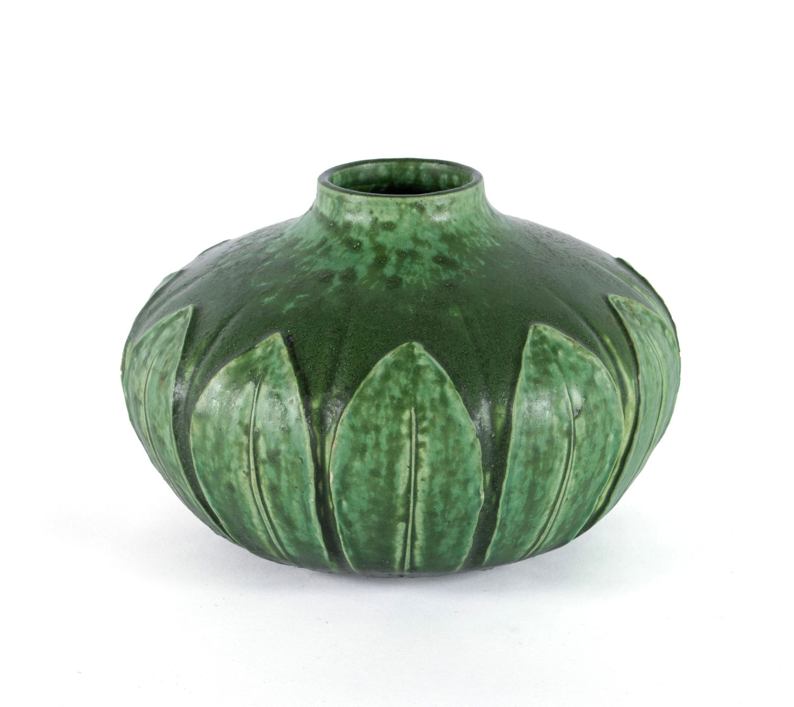 GRUEBY POTTERY MATTE GREEN FOLIATE VASE (1 of 11)